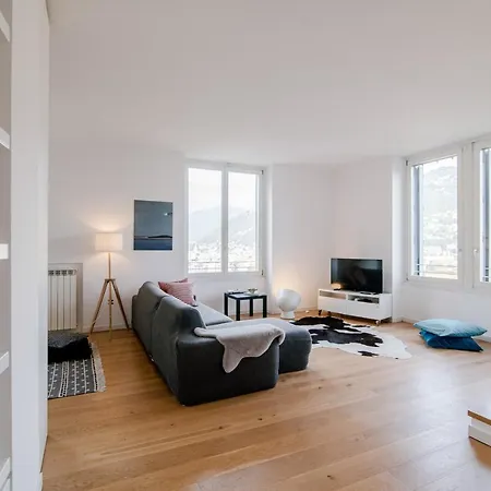 Modern Luxury Attic - Bymyhomeincomo דירה *