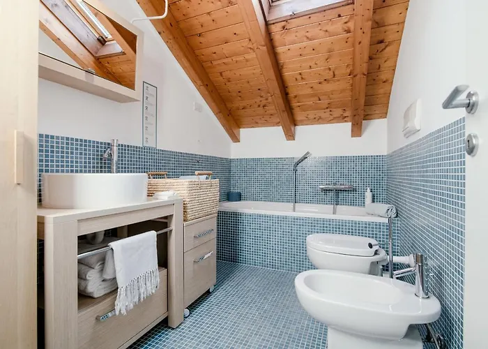 Modern Luxury Attic - Bymyhomeincomo شقة كومو