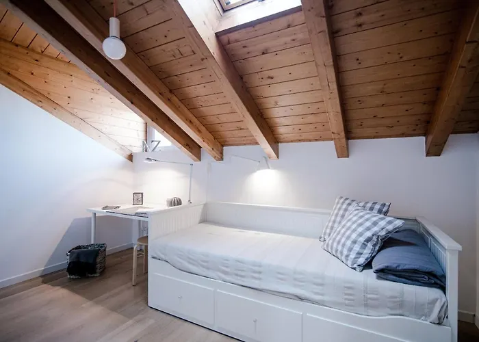 Modern Luxury Attic - Bymyhomeincomo Como