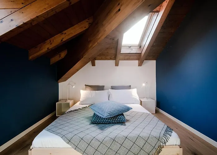 Modern Luxury Attic - Bymyhomeincomo