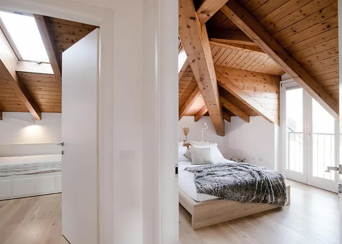 Modern Luxury Attic - Bymyhomeincomo شقة *