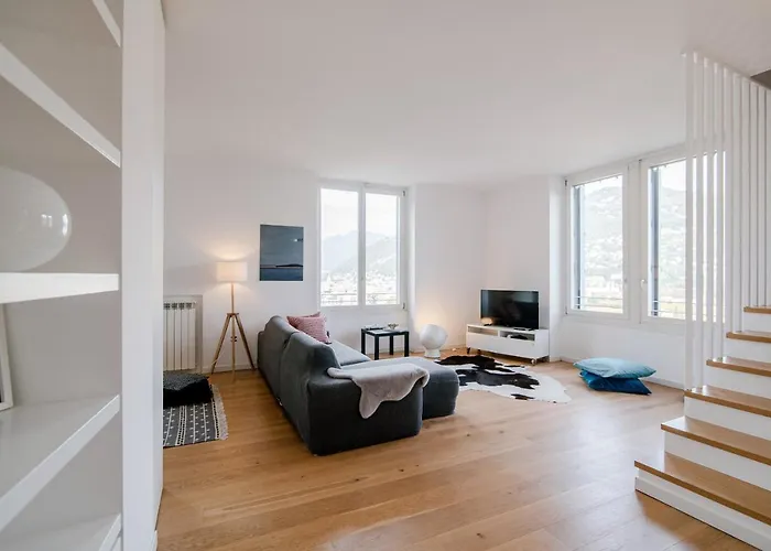 Modern Luxury Attic - Bymyhomeincomo Apartamento *